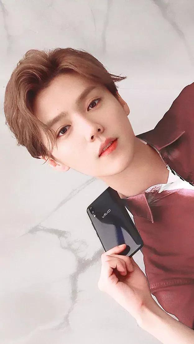 鹿晗壁纸无水印,鹿晗背影壁纸最新