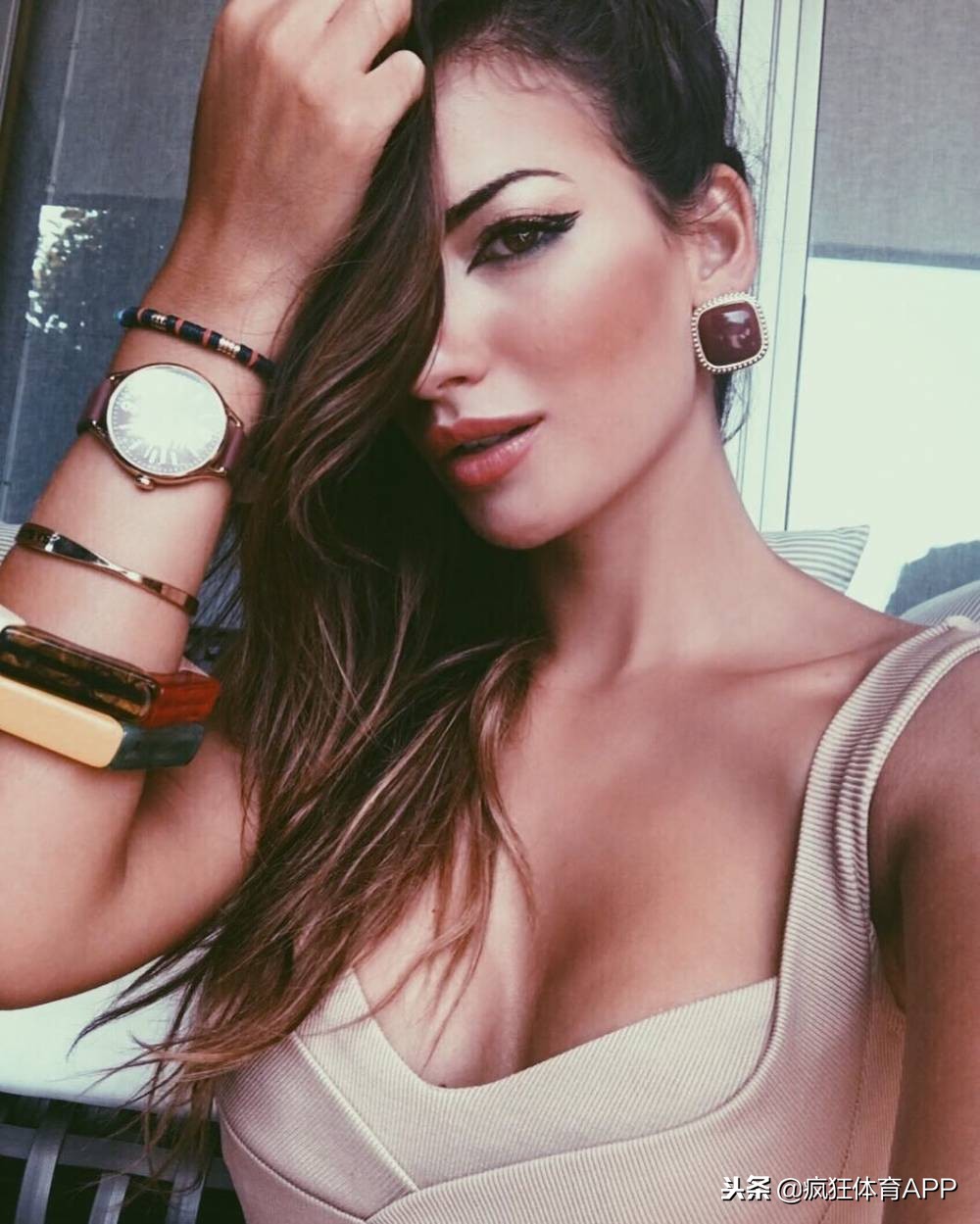 疯狂女神年终大盘点：花色足坛球色怡人各路英豪皆醉倒