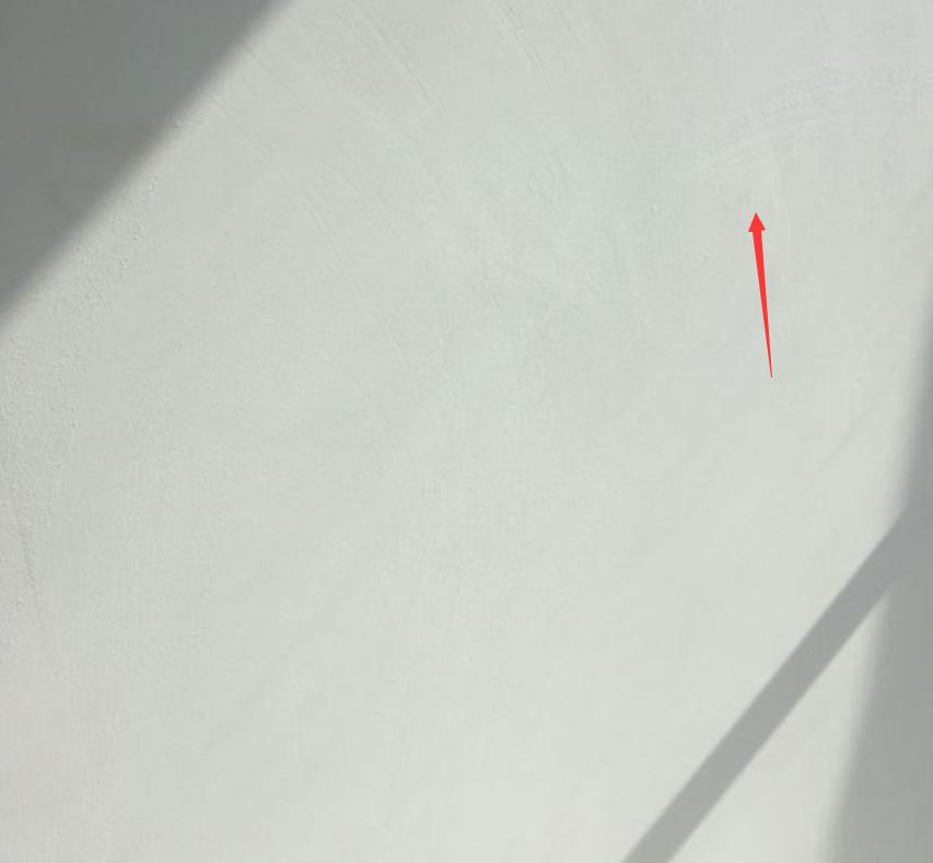 墙面有裂痕刷乳胶漆行吗,墙面划痕刷乳胶漆