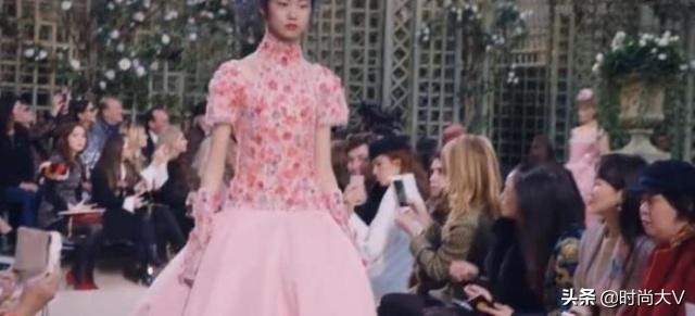 香奈儿的鞋子穿几次就报废,香奈儿鞋过水坑