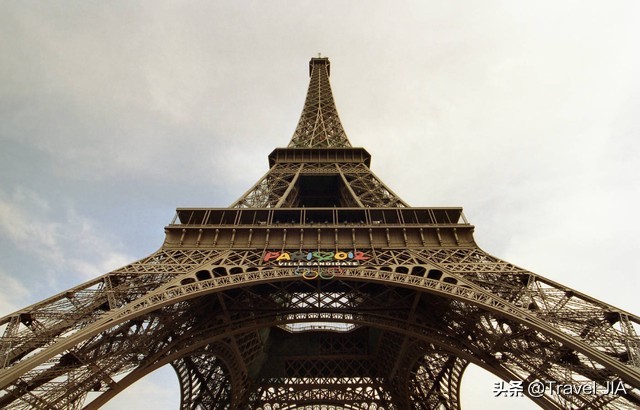 参观埃菲尔铁塔收获 (参观埃菲尔铁塔英语作文)