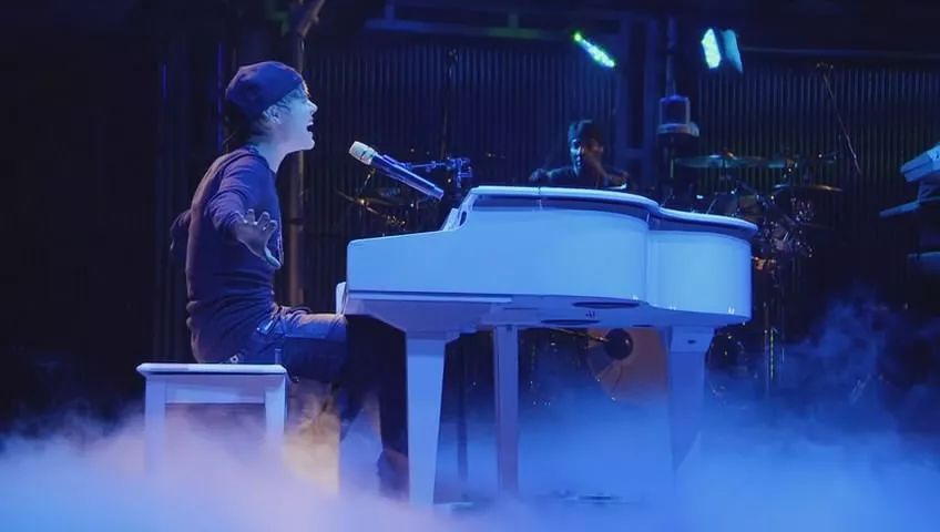 贾斯汀比伯是什么歌手,和贾斯汀比伯一样火的歌手