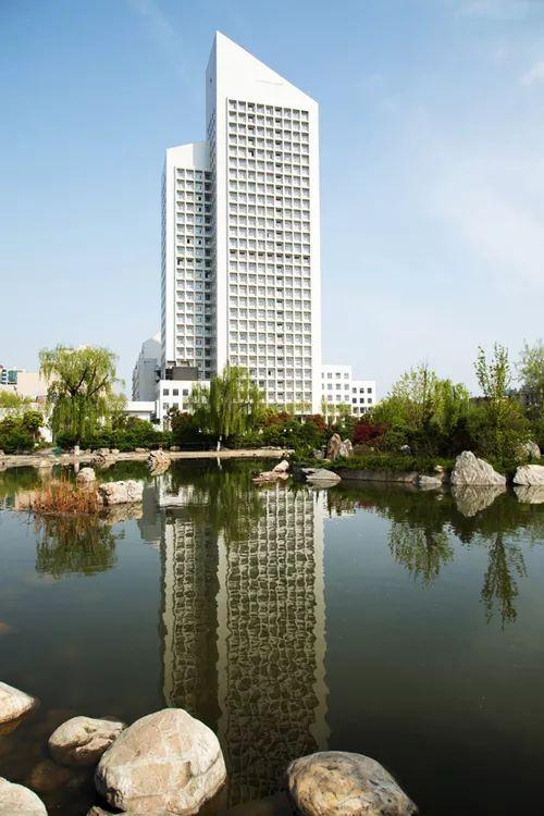 西安美院:中国九大美院之一,我国最早开办艺术专科的院校之一