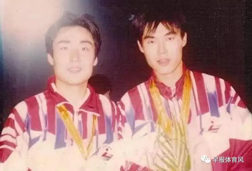 济南大学青岛校友足球队特聘乔伦指导为球队教练