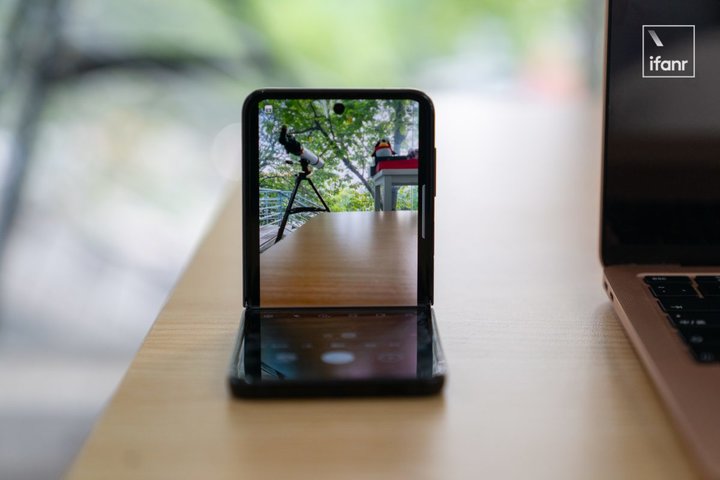 galaxyzflip3折叠模式,galaxyzflip35g折叠屏