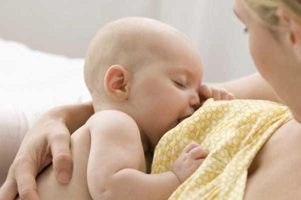 产后哺乳期饮食要慎重,比凉辣食物更“有害”的是这5种,别吃了