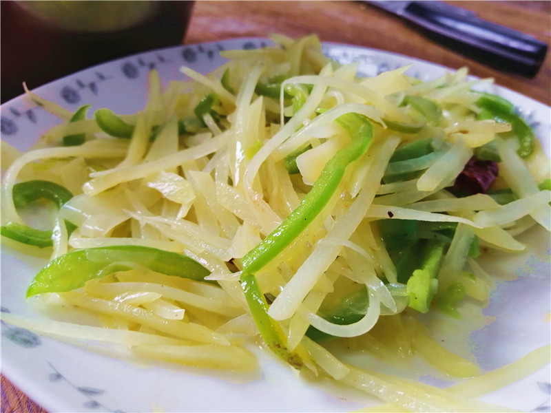 使用电饼铛烙饼不裂的技巧,电饼铛烙饼发硬的小窍门