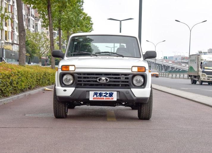 越野圈公认的三款老炮车型,手动挡、手摇窗、手摇发动,212上榜