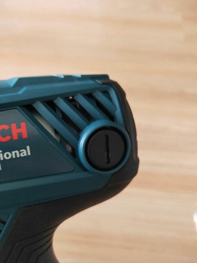 博世无线锂电钻，小小一钻在手，解决多种需求