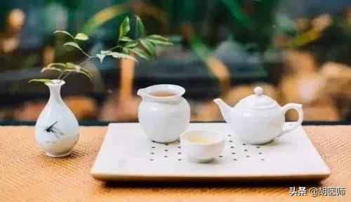 大便粘腻不畅是痰湿还是湿热,阴虚火旺湿热大便粘马桶怎么调理