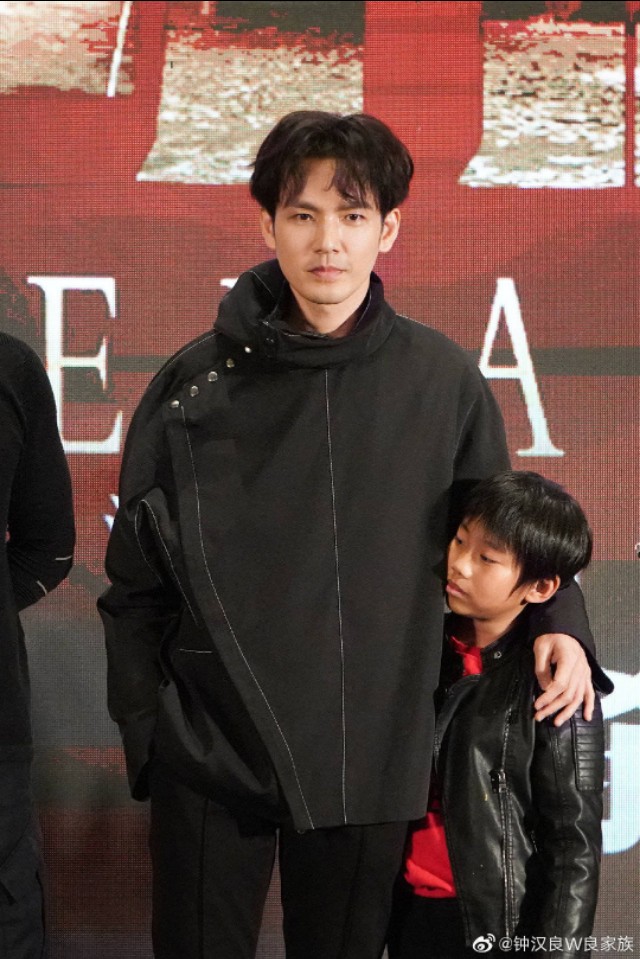 钟汉良又一新剧杀青来袭,钟汉良解放了杀青