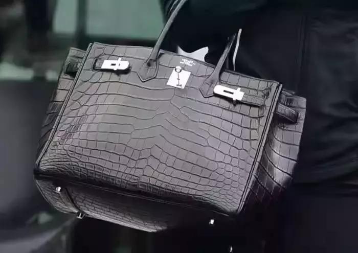 外媒炸裂！奢侈品全面*制抵**皮草，只为让更多人意识到背后的残酷