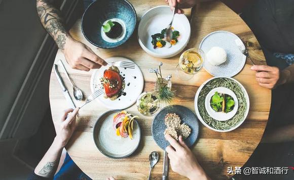 葡萄酒什么时间喝最好喝多少,葡萄酒怎么喝才好喝