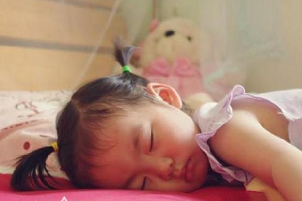 每当午睡孩子就失眠？别忽视3方面的调整，午睡意义很重要