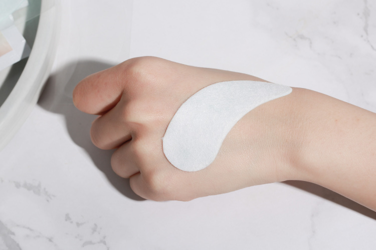 修复眼部细纹的眼膜,秋冬眼睛下长细纹用什么眼膜好