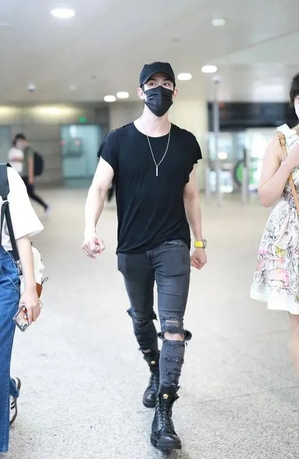 李治廷发型怎么弄,李治廷穿牛仔裤