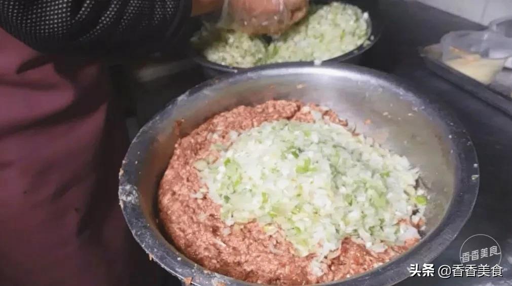 从夜市摊追到小门店，吃过这家南方锅贴才懂为什么