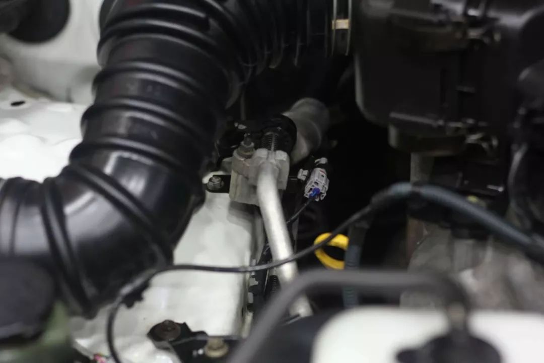 老车翻新：15年后的邂逅，普拉多LC120旧车换新颜，满血复活。