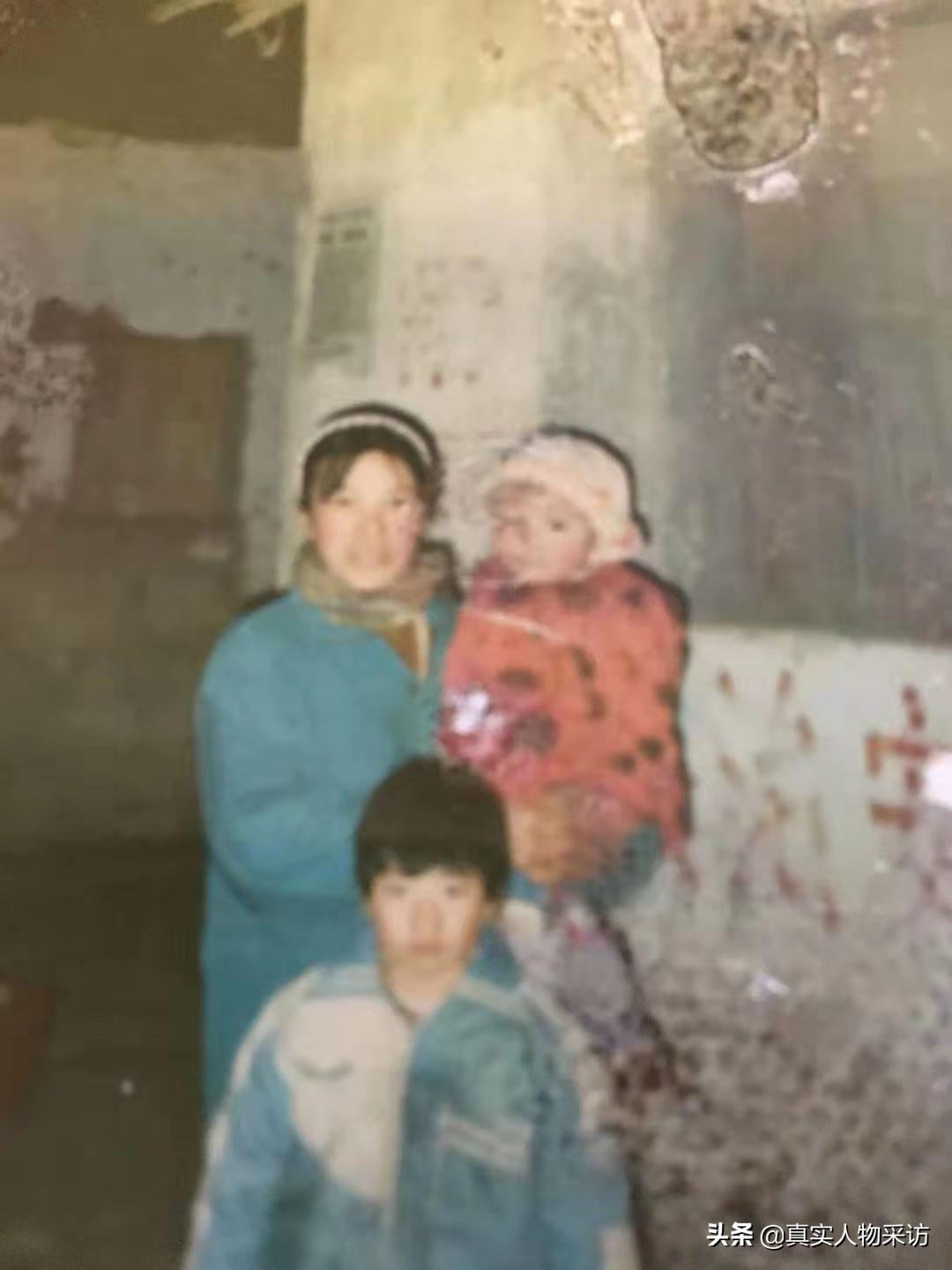 54岁老汉25年前捡一女弃婴故事,一对夫妇捡到一个女弃婴