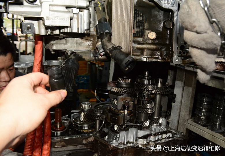 新款比亚迪唐变速箱维修,比亚迪唐变速器功能受限要咋办