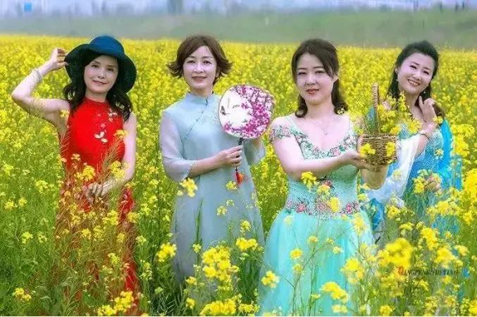 大妈花6块钱买风衣,大妈花6000买兰博基尼