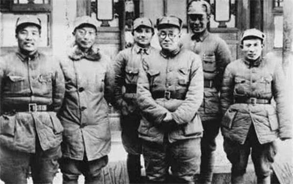 元帅军衔,*向前徐**资历不够?应该被粟裕替代?根本不存在