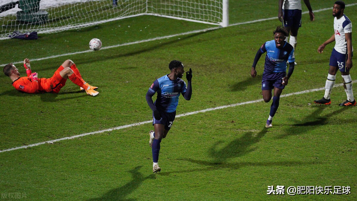 热刺新中卫穆帅,热刺穆里尼奥换人