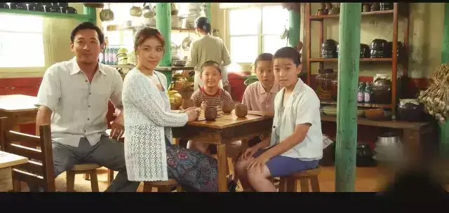 许三观九次卖血经历,如何看待许三观最后一次卖血