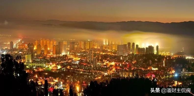 北有全聚德烤鸭南有昆明宜良烤鸭,来了云南才知道宜良县烤鸭真的好