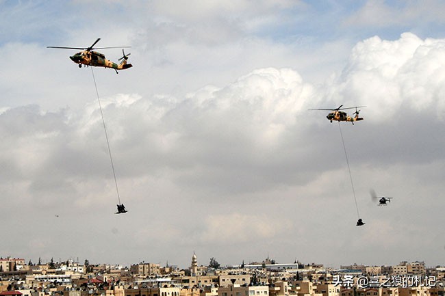 美欧国家直升机在特殊环境的人员进入与撤离系统详解