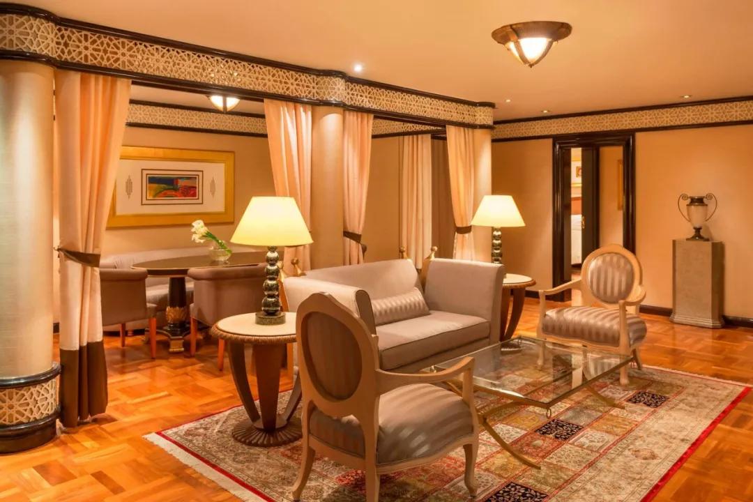 阿布扎比沙漠野奢水疗度假酒店,阿布扎比喜来登酒店