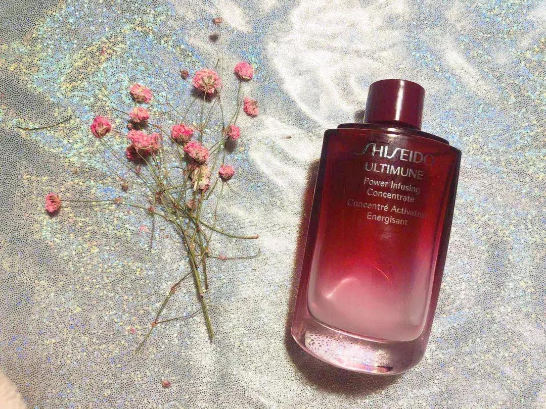 晚上睡觉前涂很多护肤品好吗,晚上必须睡前涂护肤品吗