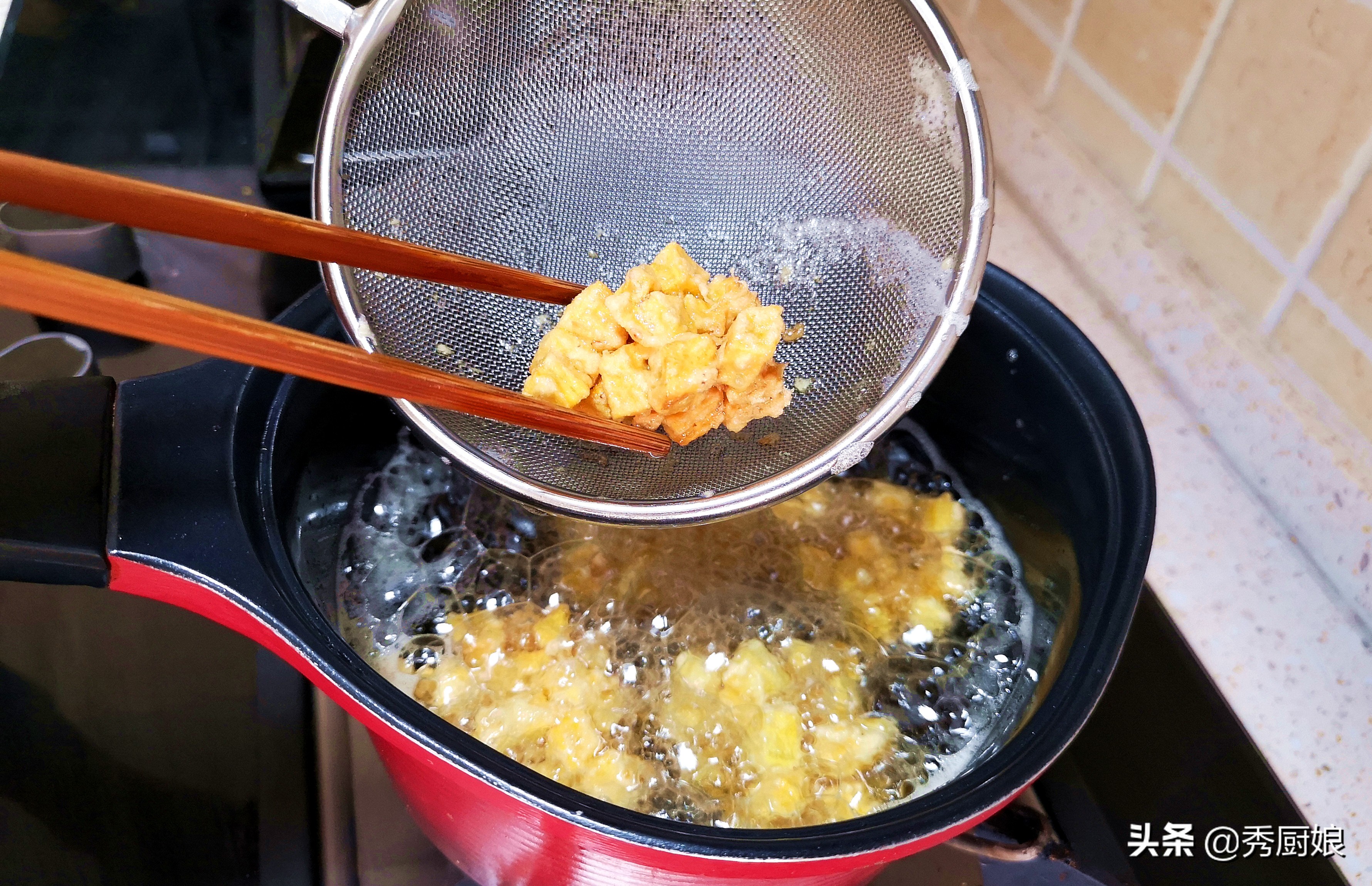 紫红薯的简单做法给3-4岁宝宝吃,红薯面粉怎么煮给娃吃