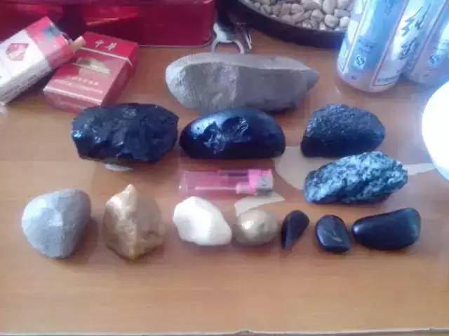 戈壁玉与戈壁石的区分,戈壁玉和戈壁石的区别