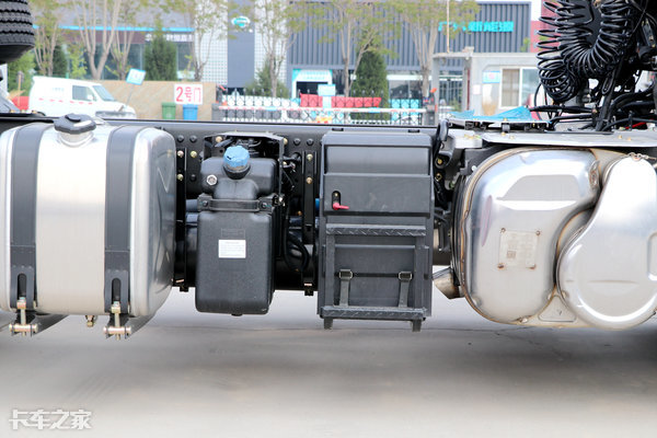 东风天龙旗舰国六560自动挡牵引车,国六东风天龙kl465载货车