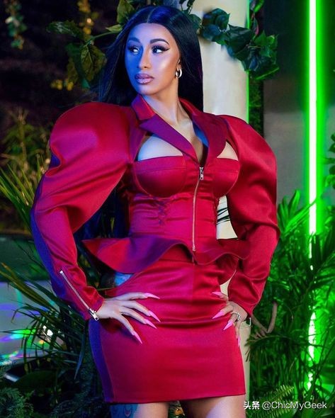 贫民窟脱衣舞娘变天后！CardiB爆红背后藏满血泪史