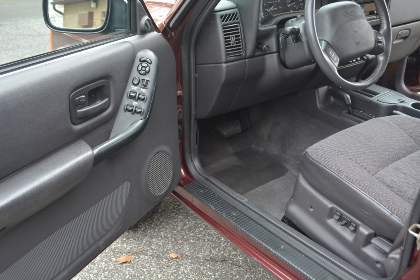 最后一批老款切诺基,19年jeep大切诺基保值率