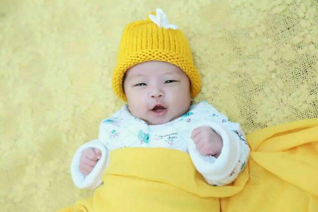 满月婴儿大脑发育的症状,满月宝宝如何促进大脑发育