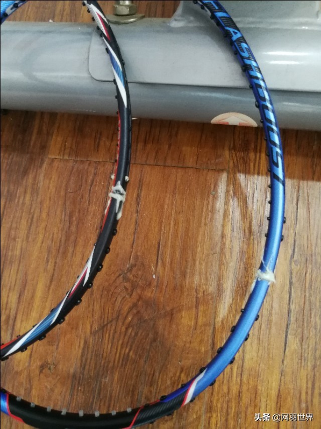 羽毛球拍线断了怎么修教程视频,碳纤维羽毛球拍断了有必要修复