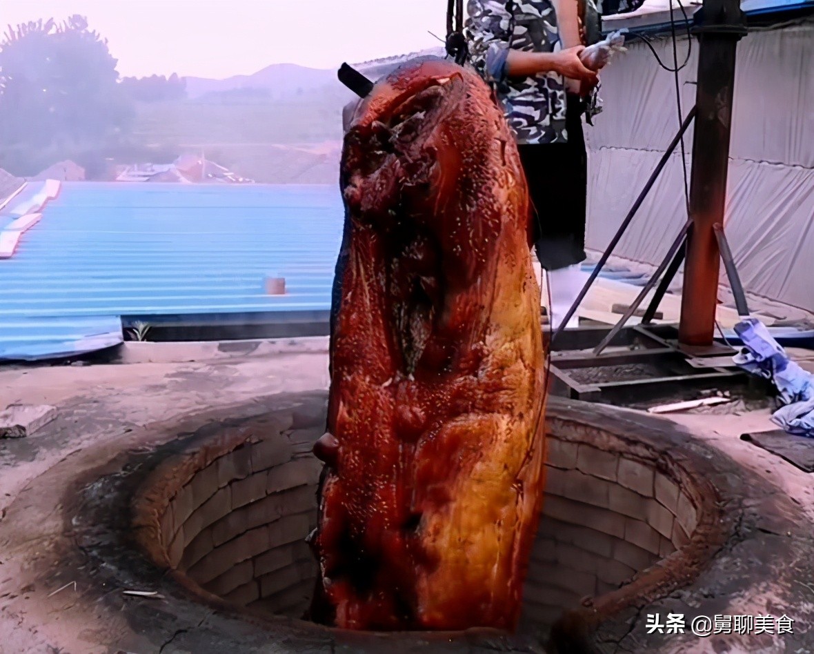 山东大哥祖传烤全猪吃,山东大哥祖传烤全猪