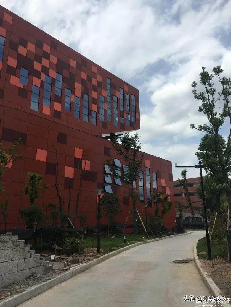 重庆探校|还有12天开学，我去逛了一圈新修的石子山学校