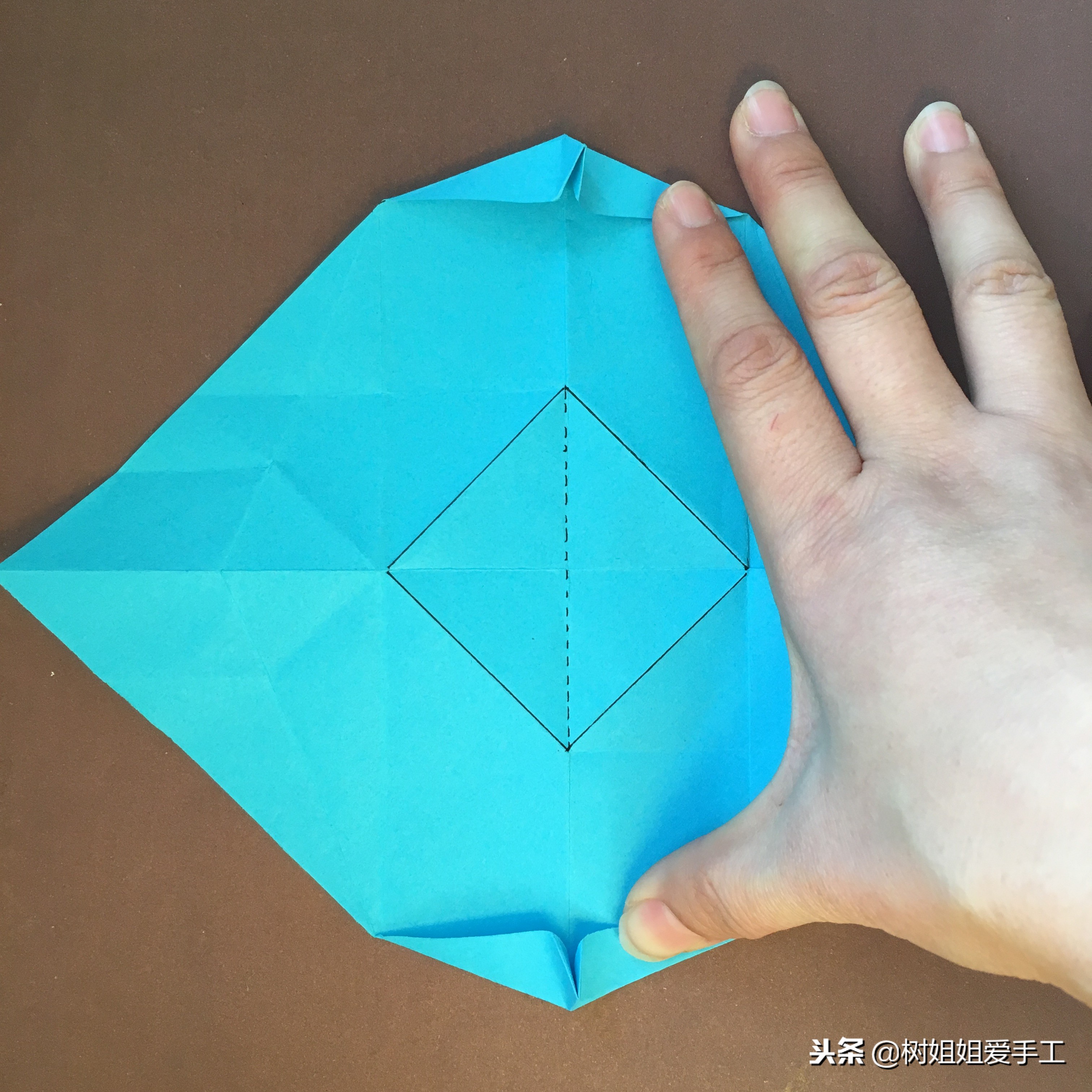 手工鱼嘴巴折法,十七秒折大嘴鱼