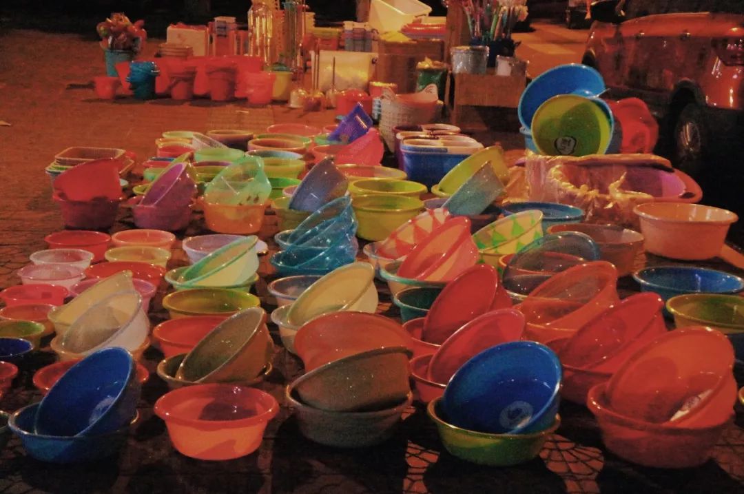 快看，这是魔幻字体的热闹江湖