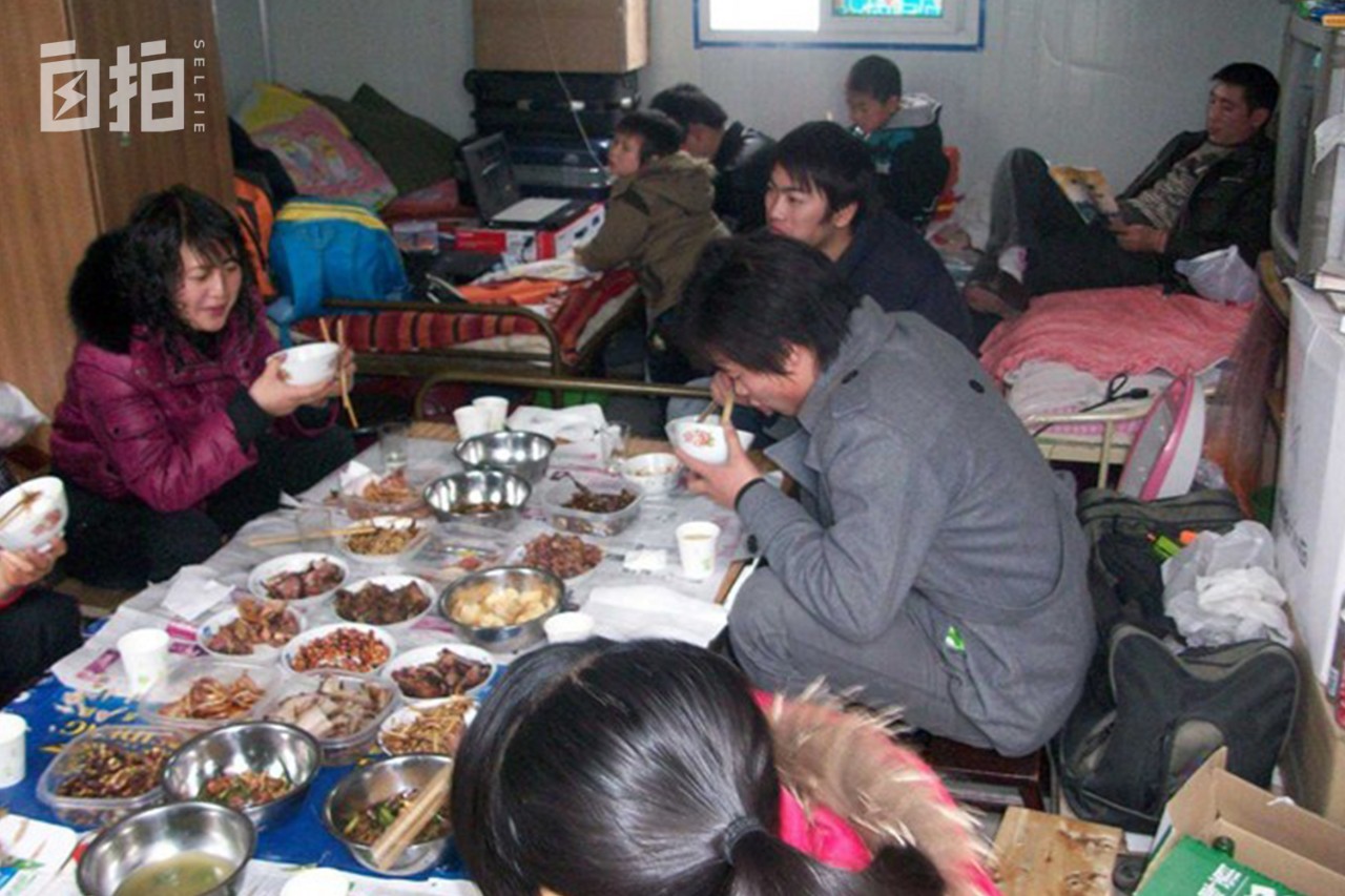 21岁失去两位亲人,21岁少年失去双亲