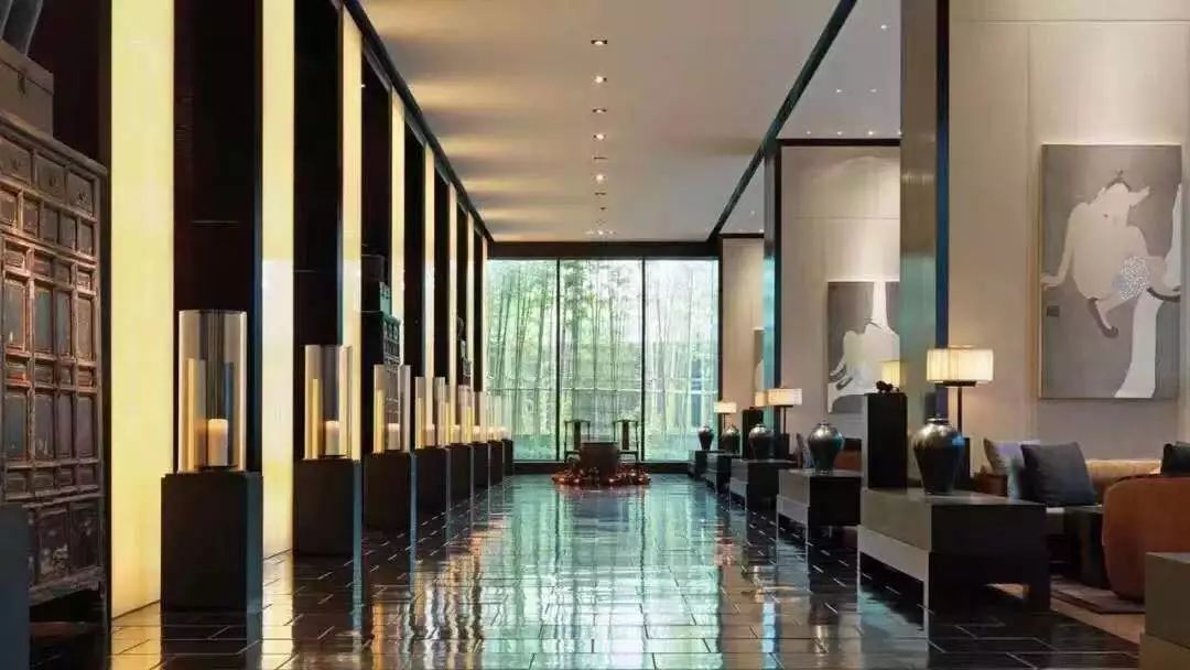 藏身酒店,高档酒店的酒吧