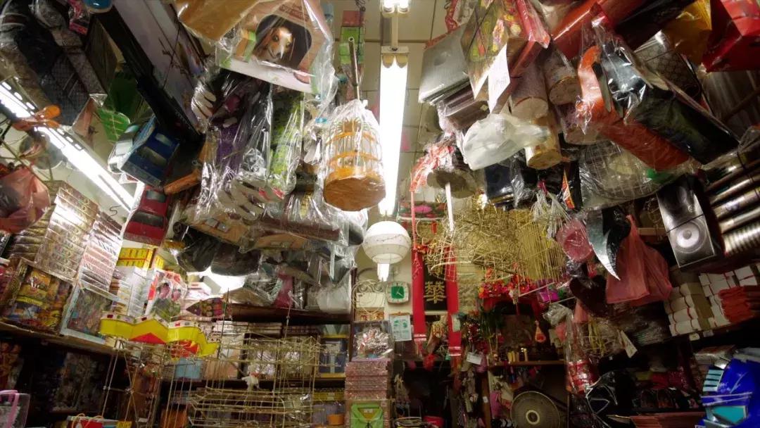 香港阴间设计师:为黄家驹订做电吉他,为张国荣粉丝订做咖啡厅..