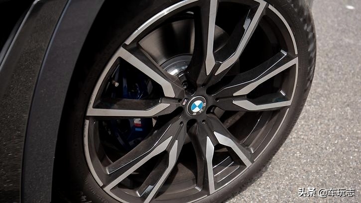 2022款宝马x7xdrive3.0t提车,2022款宝马x7xdrive40i领先豪华