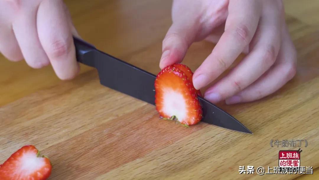 不用烤箱和蒸锅,把握好这个比例,滑溜溜的布丁随便吃