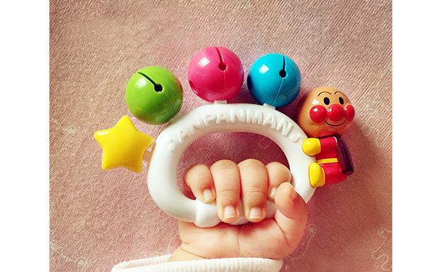 宝宝听觉敏感期，丰富声音体验很重要，会唱歌绘本给娃磨耳朵