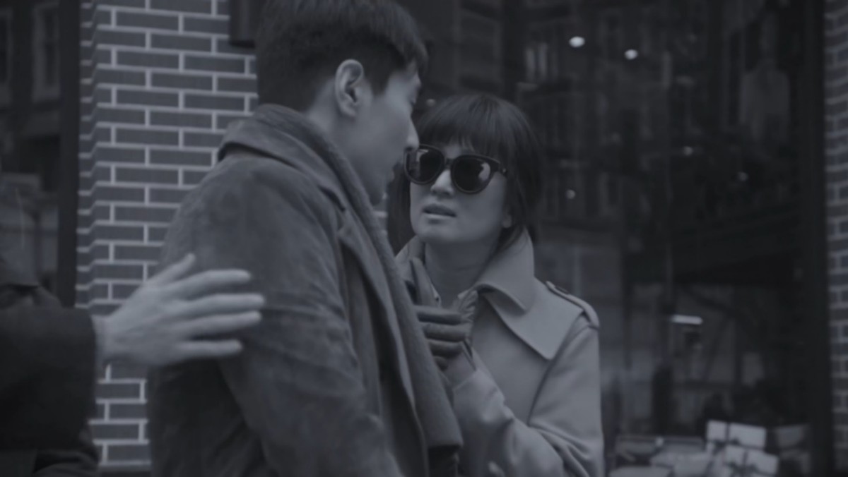 56岁巩俐与37岁赵又廷有吻戏,画面浪漫又唯美,网友:毫无违和感